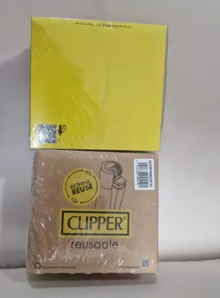2 Scatole di Accendini Clipper Ricaricabili Nuovi