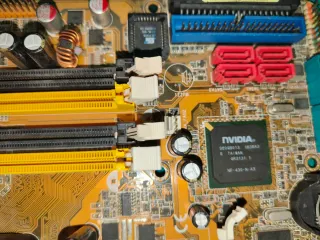 Scheda Madre ASUS M2NPV-VM