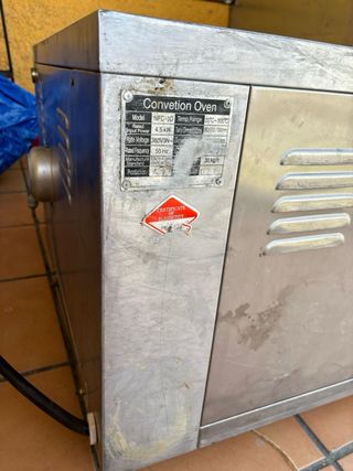 Horno de convección profesional. Sin usar. 10 años