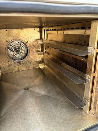 Horno de convección profesional. Sin usar. 10 años