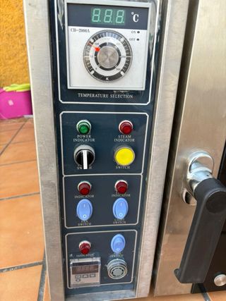Horno de convección profesional. Sin usar. 10 años