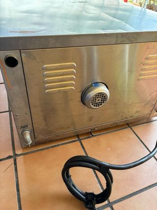 Horno de convección profesional. Sin usar. 10 años