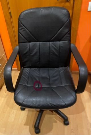 Sillón de oficina negro
