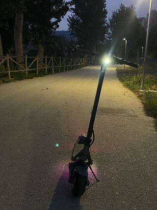 Patinete eléctrico con luces LED originales