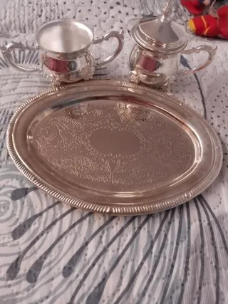 Azucarero y lechera de metal plate