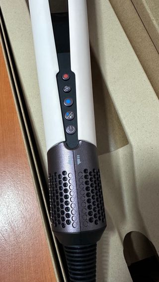 Dyson Airstrait NUEVA (sin uso) + garantía