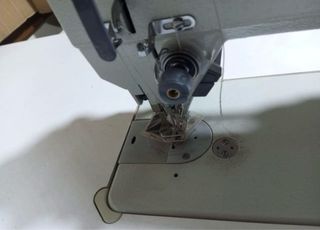 Máquina de coser triple arrastre Nisen