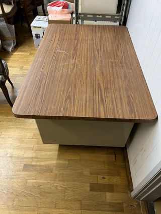 Mesa escritorio vintage madera y metal URGE VENTA