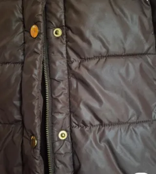 Abrigo acolchado Antea marrón No pesa y abriga