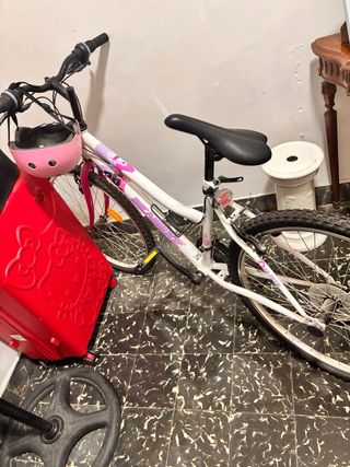 Bicicleta Blanca Talla 26 con Casco
