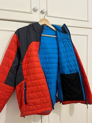 Plumífero sintético Ternua niño roja y negra