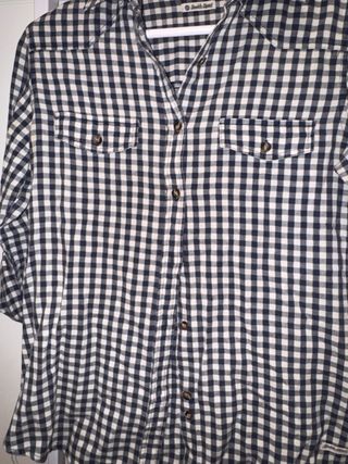 Camisa de cuadros azul y blanco