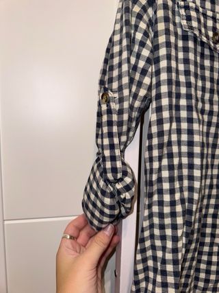 Camisa de cuadros azul y blanco