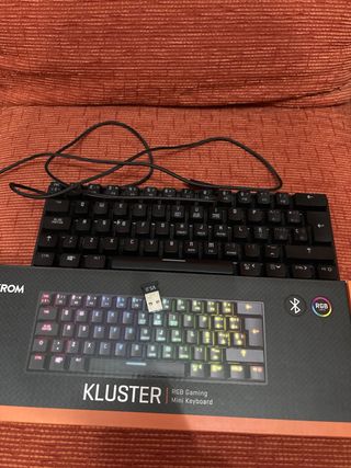 Teclado Krom Kluster 60% Inalámbrico Negro