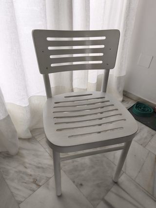 Sillas de madera blancas (Conjunto)