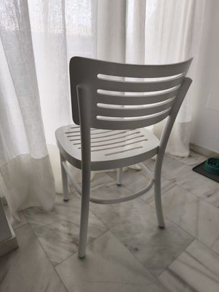 Sillas de madera blancas (Conjunto)