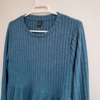 Blusa turquesa acanalada talla M