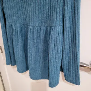 Blusa turquesa acanalada talla M