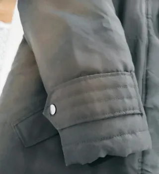 Abrigo acolchado impermeable verde