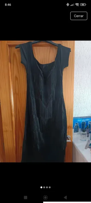 Vestido negro con flecos