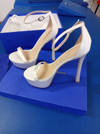 Zapatos de tacón Stuart Weitzman blancos