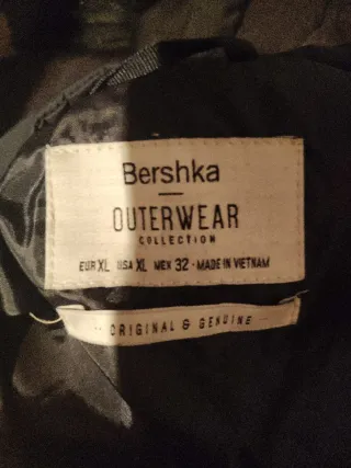 Cazadora Bershka negra