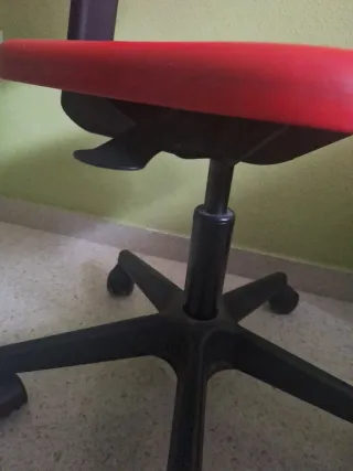 Silla de escritorio infantil roja