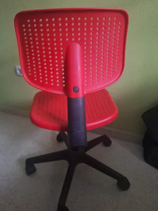 Silla de escritorio infantil roja
