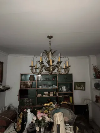 Lámpara de araña dorada antigua