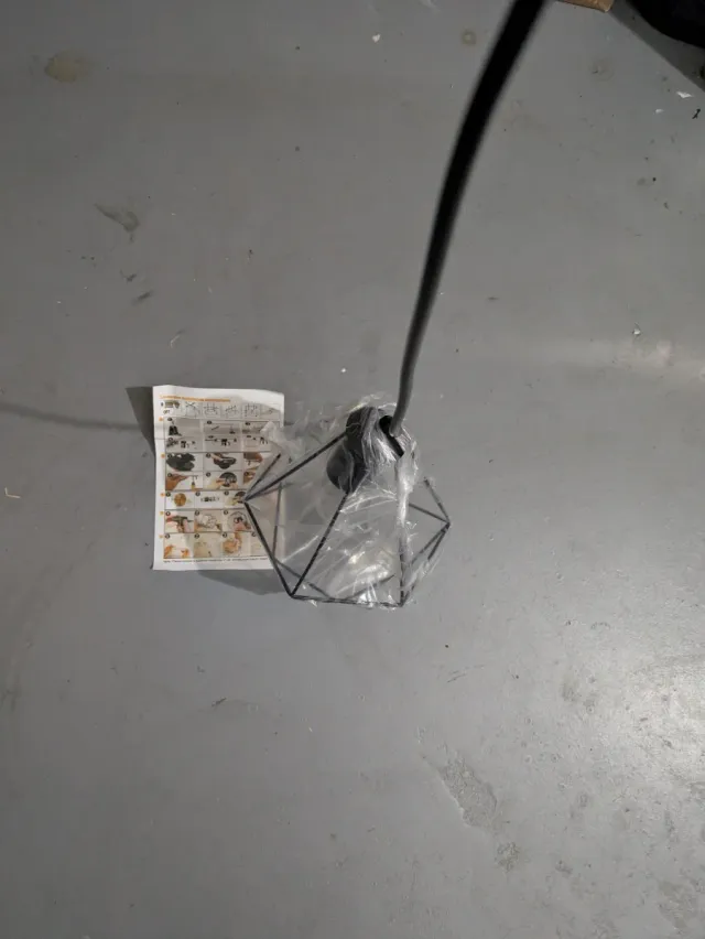 Lámpara colgante geométrica negra