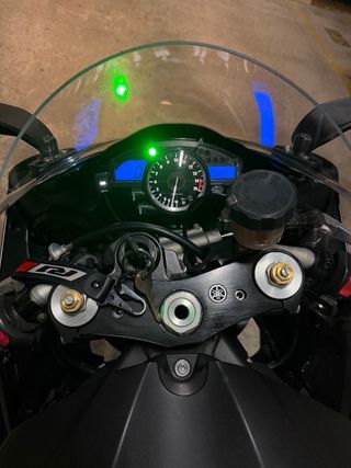 Yamaha R1 Negra