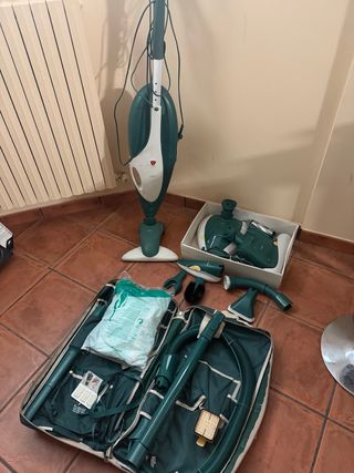Aspiradora Vorwerk VK136 con accesorios