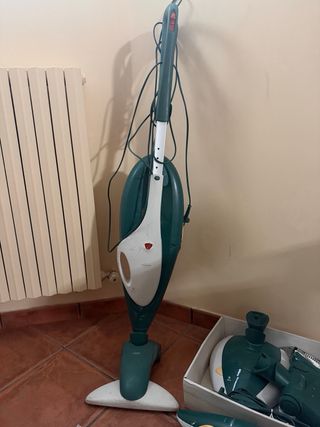 Aspiradora Vorwerk VK136 con accesorios