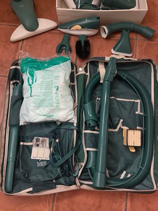 Aspiradora Vorwerk VK136 con accesorios