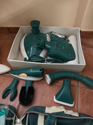 Aspiradora Vorwerk VK136 con accesorios