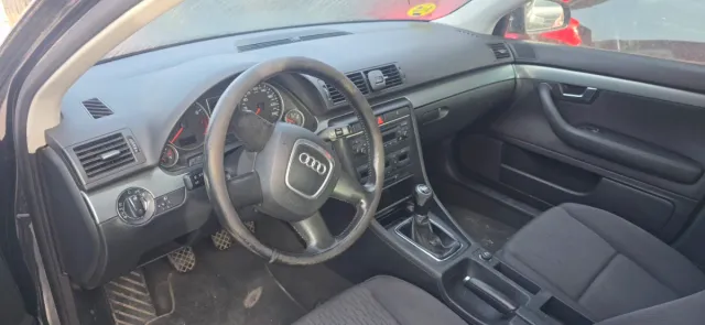 Despiece Audi A4 2004 Negro b6