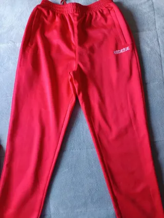 Pantalón chándal nvo  camiseta y calcetas Kedeke T