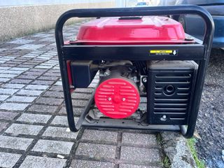 Generador Eléctrico Rojo