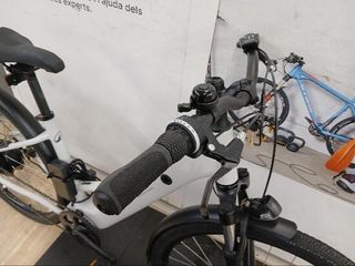 Bicicleta Todocamino E-Actv 100 Gris Perla Eléctrica Cuadro