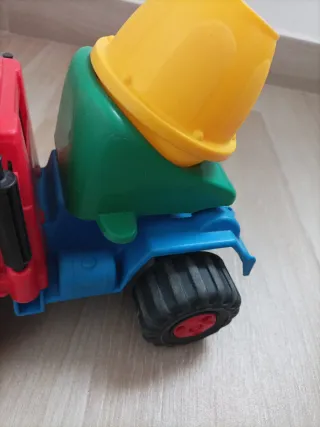 Camión hormigonera de juguete