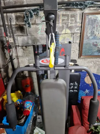 Máquina de musculacion ,ejercicios multiestación