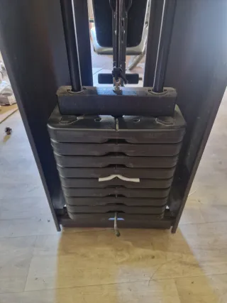 Máquina de musculacion ,ejercicios multiestación