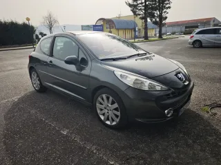 Peugeot 207 con bola y 172000 km