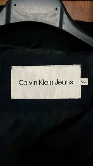 Chaqueta Calvin Klein Negra y Blanca