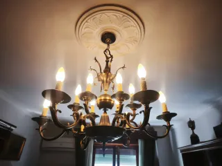 Lámpara de techo dorada elegante