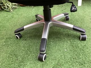 Silla de oficina con ruedas