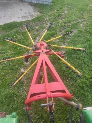 Rastrillo hilerador kuhn 280