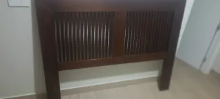 Cabecero de madera tinte barnizado