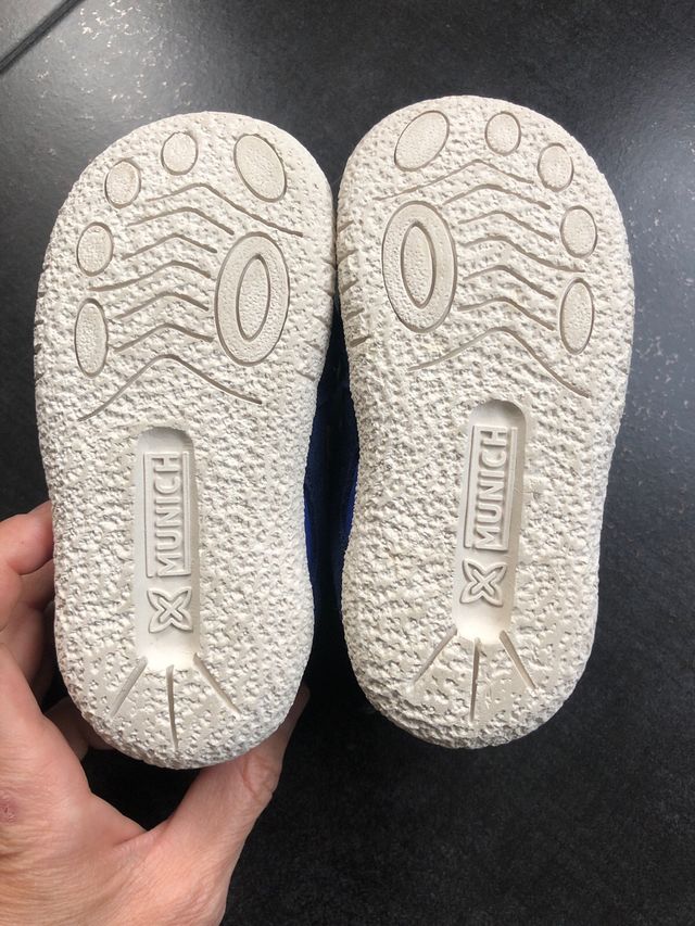Zapatilla bebé Munich Talla 22