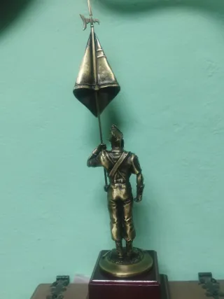 Figura Legión Guión Bronce